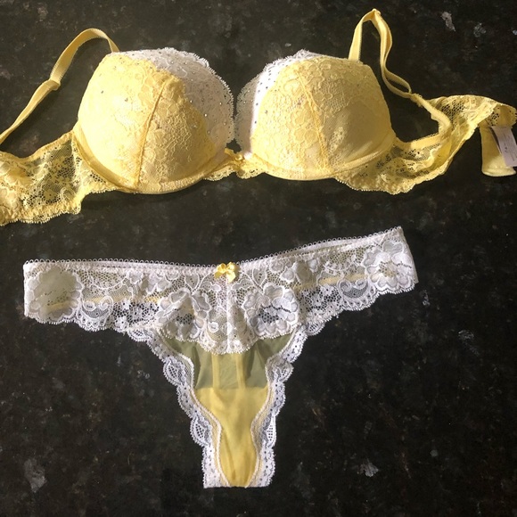 Victoria's Secret Other - Beautiful set Victoria’s Secret Angle collection